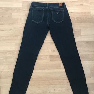Brand New never worn woman’s Guess jeans
